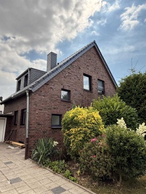 Erstbezug nach Sanierung: freundliche 2-Zimmer-Wohnung in Kerpen
