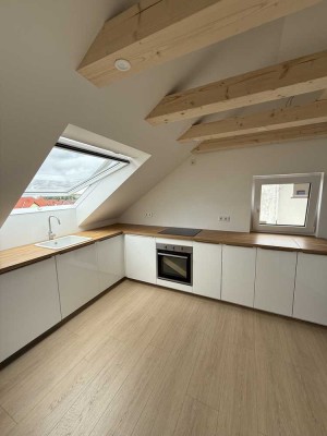 Erstbezug nach Sanierung mit Einbauküche: schöne 1-Zimmer-Wohnung in Großostheim