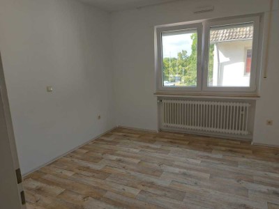Freundliche und renovierte 3-Zimmer-Wohnung mit Balkon in Rheinbach