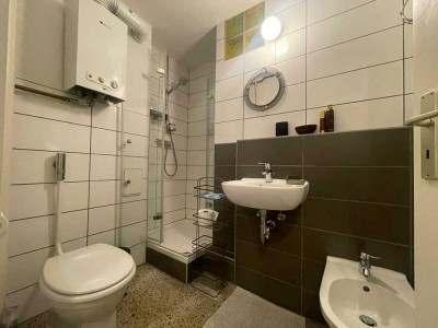 Charmant möbilierte 1-Zimmer-Wohnung mit Schlafnische und Südbalkon in Berlin-Schöneberg