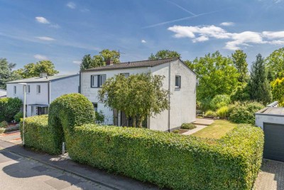 Sanierungsbedürftiges Einfamilienhaus mit Traumgrundstück und Pool
