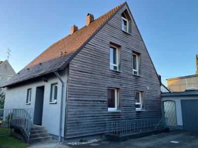 Bezugsfertiges kleines Einfamilienhaus mit großem Garten in zentraler Lage in Gersthofen