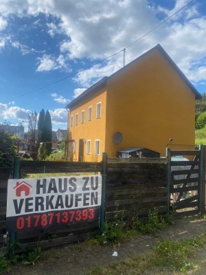 Geräumiges, günstiges 7-Zimmer-Mehrfamilienhaus in Hohenfels-Essingen mit angrenzenden Baugrundstück