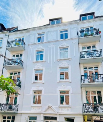 von privat: klassische Altbauwohnung Barmbek/Süd mit Balkon