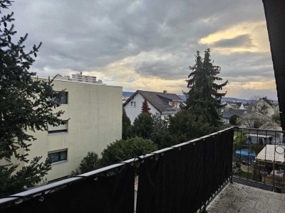 2-Zimmer-Dachgeschosswohnung mit Balkon und Einbauküche in Eppelheim