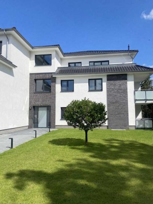 3-Zimmer-Neubauwohnung in ruhiger Toplage mit traumhafter Dachterrasse, Fahrstuhl und Tiefgarage