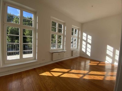Großzügige 2-Zimmer Altbauwohnung mit Terrasse in gepflegter Stadtvilla im Hamburger Auenviertel