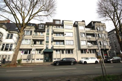 Dachgeschosswohnung (WE 13) mit Balkon und TG-Stellplatz in D-Golzheim