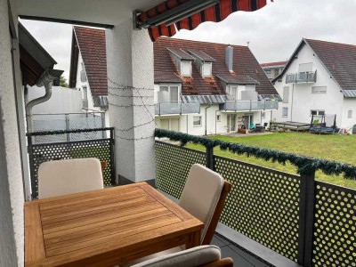 Geschmackvolle, modernisierte 2-Raum-Wohnung mit geh. Innenausstattung mit Balkon und EBK