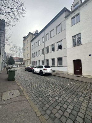 Gepflegte und Zentral gelegene 3 ZKB Wohnung zu Verkaufen
