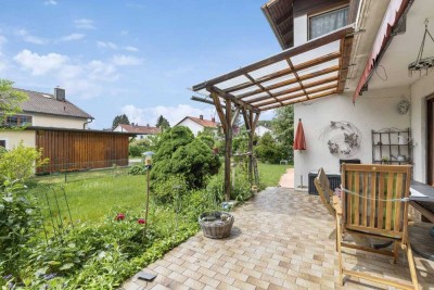 Großzügiges Haus mit vielseitigen Nutzungsmöglichkeiten und großem Garten in ruhiger Lage
