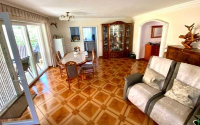 Wohnung im Zweifamilienhaus mit Garten