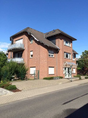 Helle 3 ZKDB Wohnung mit Balkon und Garage im Ortskern von Kempen - St. Hubert