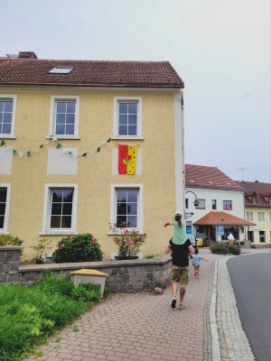 Freundliche 4-Zimmer-Maisonette-Wohnung mit gehobener Innenausstattung in Elstra