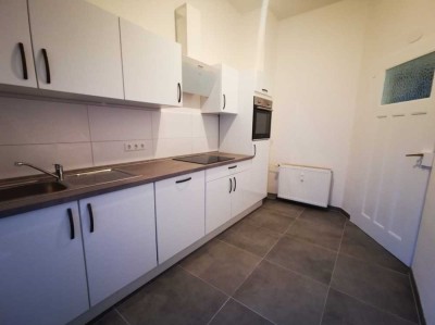 Exklusive 2-ZKB Altbauwohnung mit gehobener Innenausstattung in belebter Wohnlage