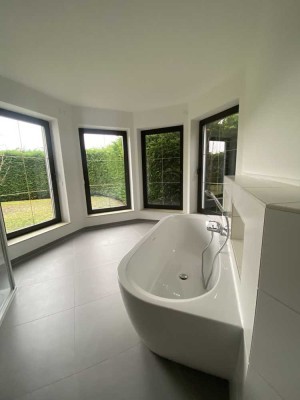 5- Raum- WE in schicker Stadtvilla mit moderner Einbauküche, Terrasse und viel Platz zum Wohlfühlen