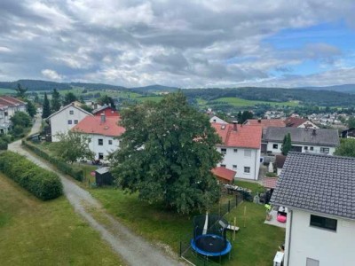 Diese Wohnung ist jeden Euro Wert - Renovierte Vier-Zimmer-Wohnung in Regen