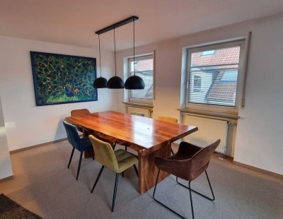 Geschmackvolle 3,5-Raum-Wohnung, möbliert, EBK, Maisonette, in Wangen, auf Zeit
