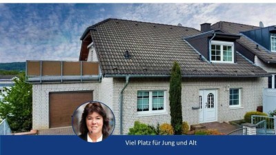 Hier hat ihr Home-Office eine eigene Etage !  Großzügig geschnittene Immobilie mit vielen Nutzungs