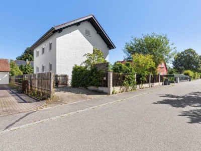 Schönes Zweifamilienhaus mit viel Potential in Zeitlarn/Neuhof