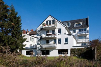 4-Zimmer-Wohnung in Bonn-Beuel mit Terrasse und Blick in den Garten