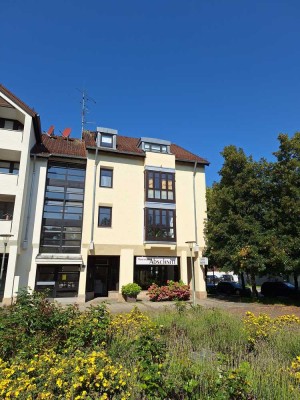 Stilvolle Möblierte 2 Zimmer Wohnung mit Terrasse und ca. 4 Min zur S-Bahn