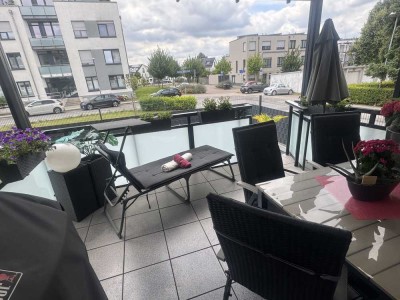 Erdgeschosswohnung mit eigenem Garten und Terrasse / Balkon