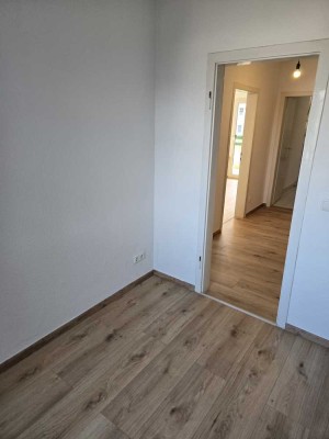 Freundliche und vollständig renovierte 2-Zimmer-Wohnung mit Balkon in Essen