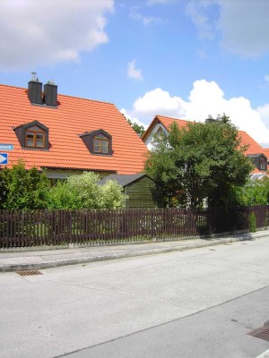 Helle, kleine und feine 3,5-4 Zimmer-Doppelhaushälfte im Landhausstil in ruhiger Lage