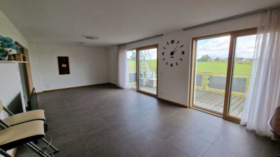 Exklusive 3-Zimmer-Maisonette mit Dachterrasse & Panoramablick ins Grüne - Nähe Landshut