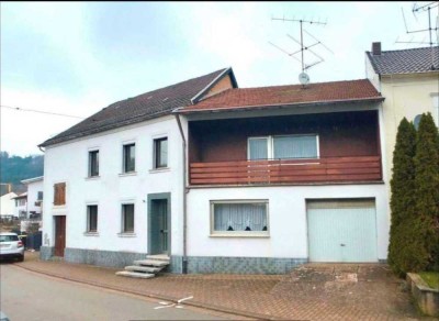 Zwei modernisierte Wohnhäuser als Einheit – Großzügiges Wohnkonzept mit vielseitigem Potenzial