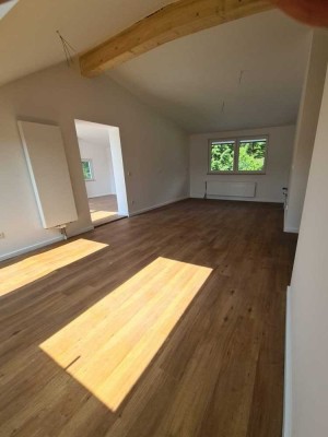 Moderne, helle 4 -Zimmerwohnung mit großer Terasse am Königsforst