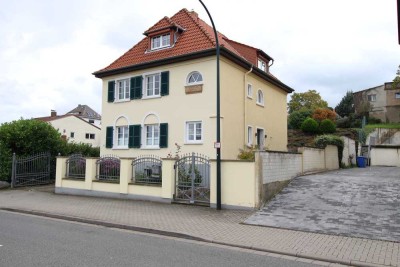 Gepflegte Stadtvilla in bevorzugter Lage von Bad Dürkheim * Grundstück mit Erweiterungsmöglichkeit