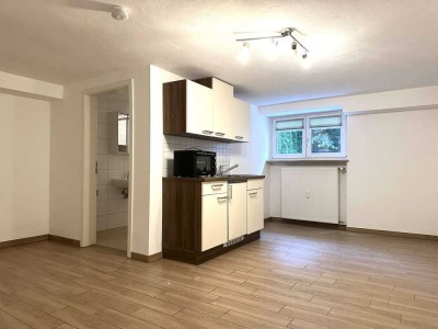 Nettes 1-Zimmer Apartment mit Stellplatz und Küche in Deggendorf
