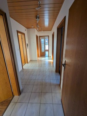 Schöne 2,5 ZKB Wohnung in Don/Auchsesheim