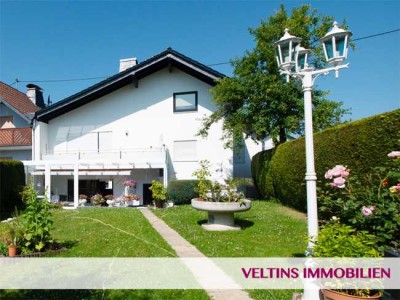 Usingen: Modernes EFH für große Familien/ Mehrgenerationenhaus mit max. 9 Zimmern und großer Garten