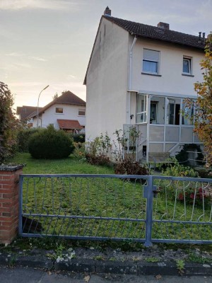 Reihenendhaus in zentraler Lage in ruhiger Seitenstraße