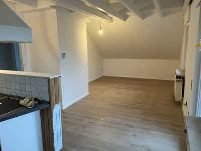 Erstbezug nach Sanierung mit Einbauküche und Balkon: ansprechende 2,5-Zimmer-Wohnung in Hamm