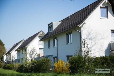 + Ohne Provision - 2-Familienhaus mit Garten und 3 Garagen +