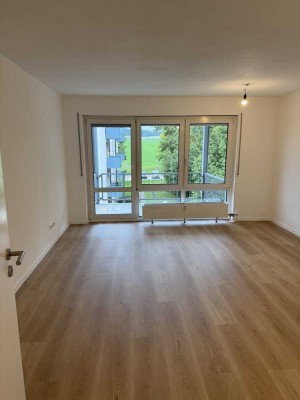 Erstbezug nach Modernisierung - 2 Zimmer Wohnung mit Balkon + neue Einbauküche