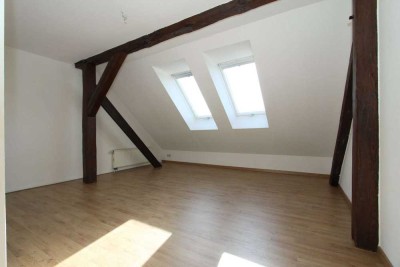 Renovierte 3 Raum Dachgeschosswohnung in der westlichen Innenstadt!