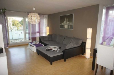 Zentral in Vaihingen mit riesigem Balkon!