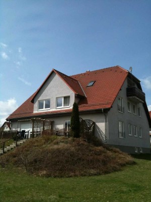 Schöne und sonnige 1-Zimmer-DG-Wohnung mit Balkon