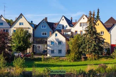 Solide 2-Zimmer-Wohnung mit Terrasse - provisionsfrei