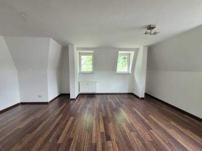 2 Zimmer Dachgeschosswohnung in Kirchberg zu vermieten!