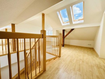 großzügige Maisonette Wohnung mit Balkon +++ Dachgeschoss +++ WG geeignet