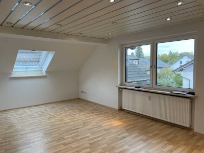 Helle 2,5-Zimmer Dachgeschosswohnung in Ismaning