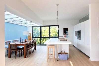 Exklusive Penthouse-Wohnung mit  Dachterrasse – lichtdurchflutet & hochwertig