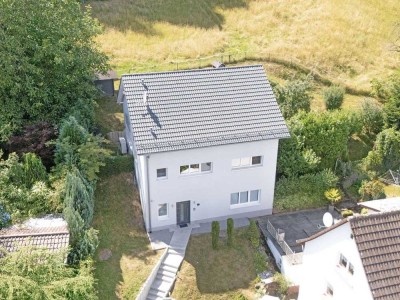 Neckarsteinach/Darsberg: Attraktives, neuwertiges, freistehendes Einfamilienhaus mit großem Garten