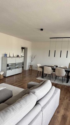 Stilvolle 3-Zimmer-Wohnung mit 2 Balkons und Einbauküche in Düsseldorf